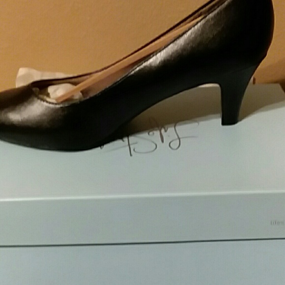 Life stride heels - Picture 3 of 6